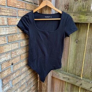 Abercrombie & Fitch Black Short Sleeve Square Neck Bodysuit